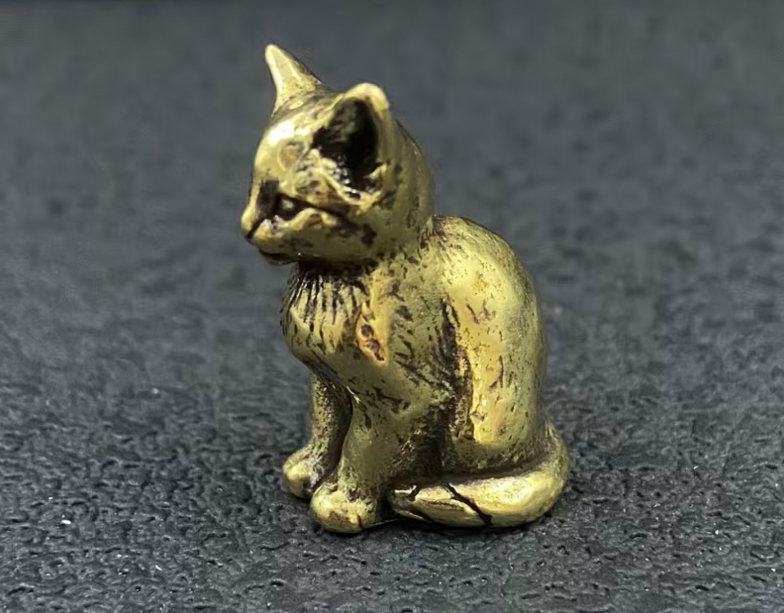 Figuren: Sitzende Katze aus massivem Messing – Miniaturfigur – Neu (gemäss Beschreibung) aus Langenthal von Seelenfreunde 2