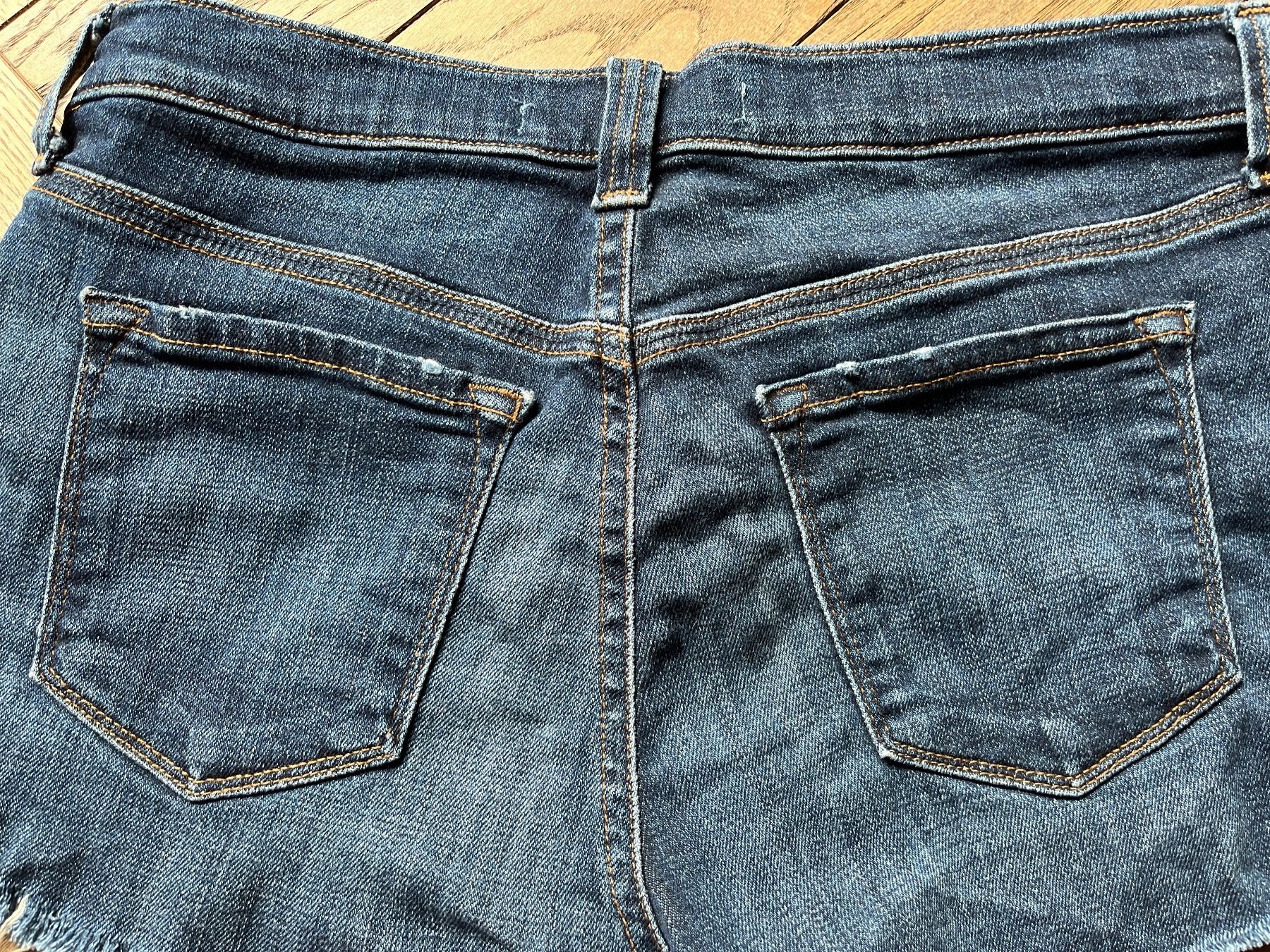 Hosen: J BRAND Cut Off Shorts – Gebraucht aus Zürich von Danielan0 2