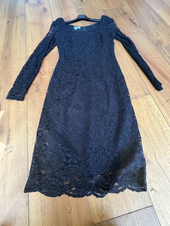 Elegante abito nero in pizzo Più&Più Made in Italy