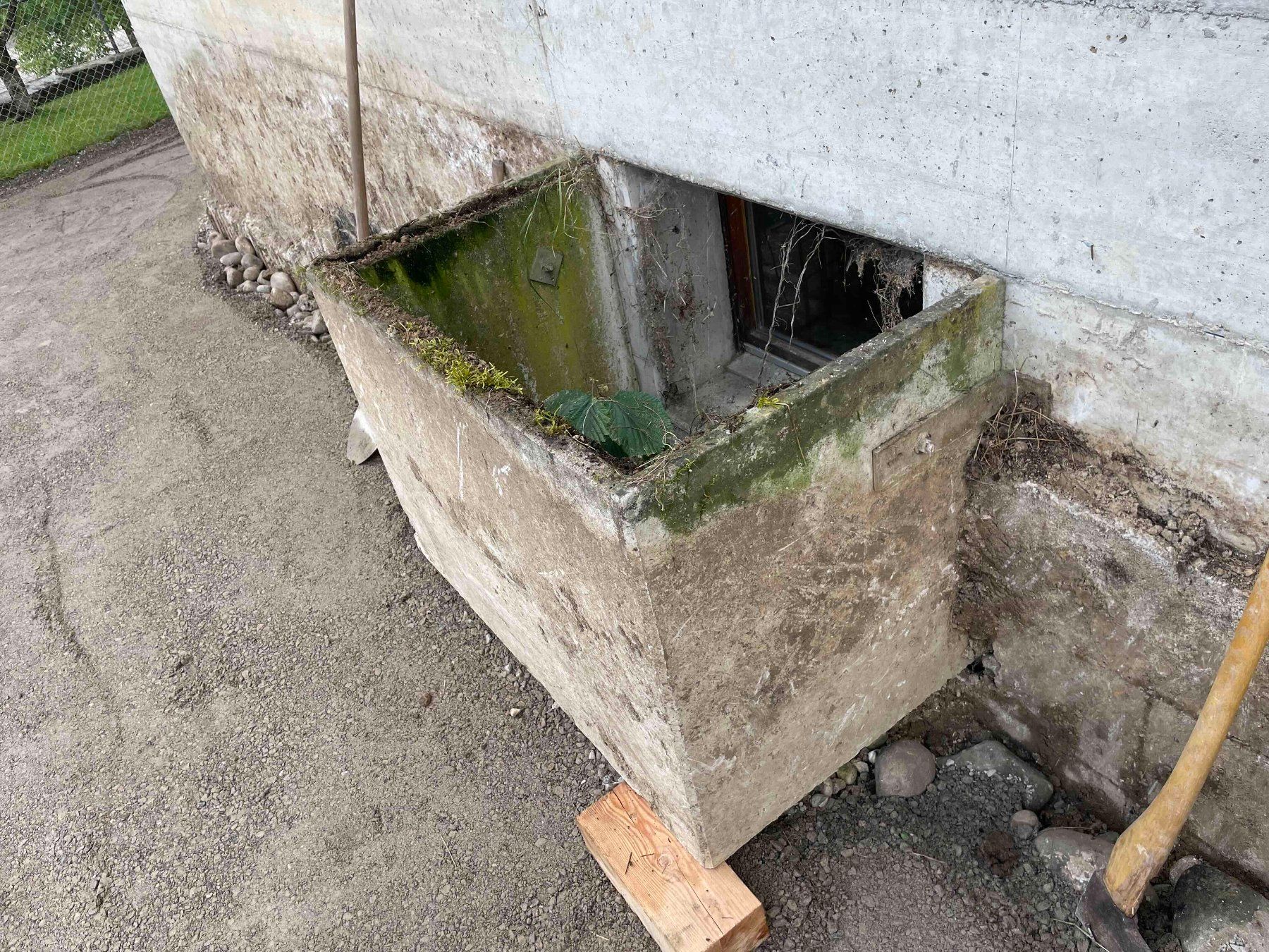 Grilles & Grillages: 2Stk Lichtschächte mit Gitter – D'occasion à Weisslingen par hansueli.kuhn 1