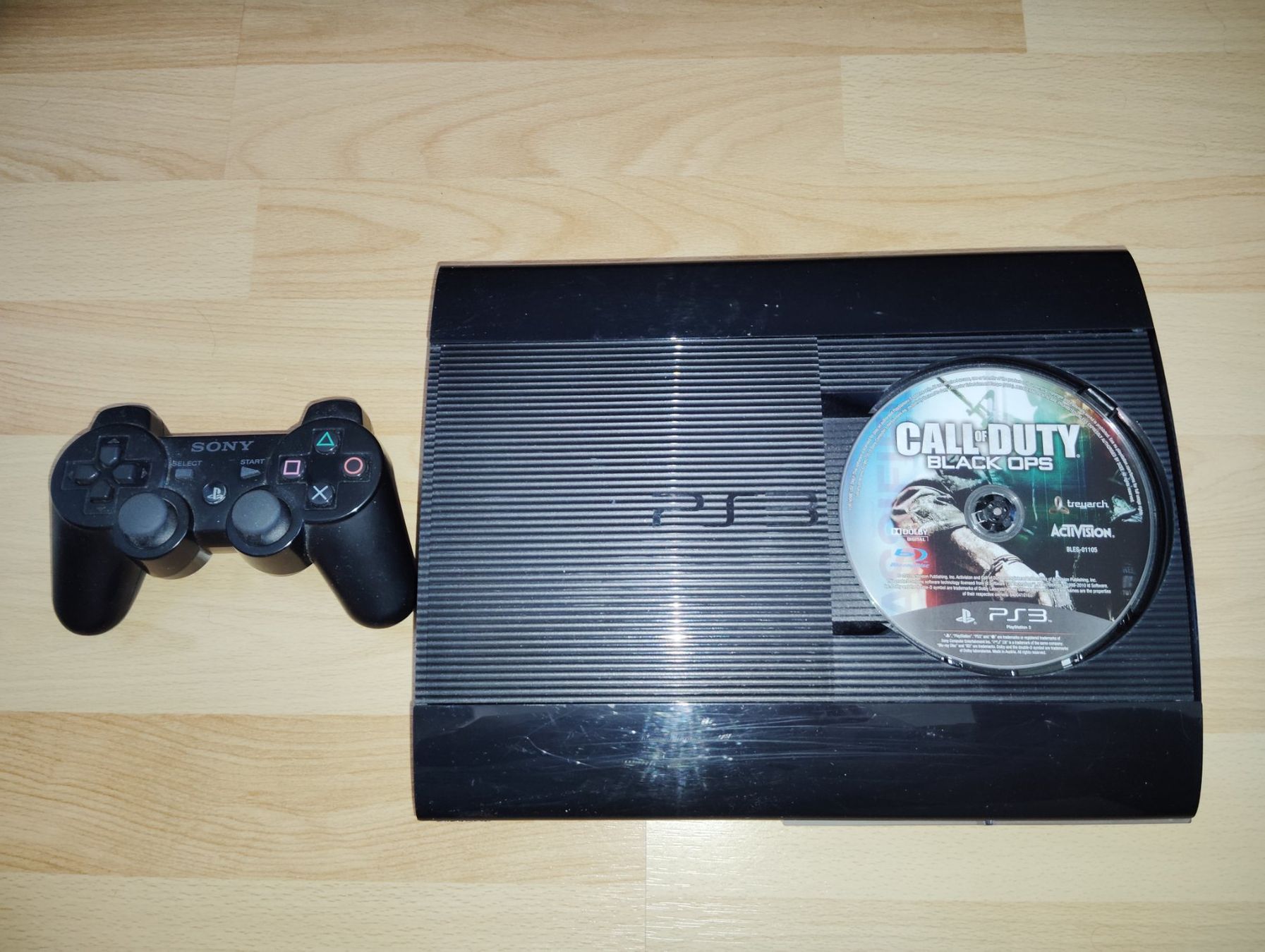 Sony Konsolen: Playstation 3 Slim mit controller und CoD Black Ops – Gebraucht aus Rorschacherberg von dualwield-man