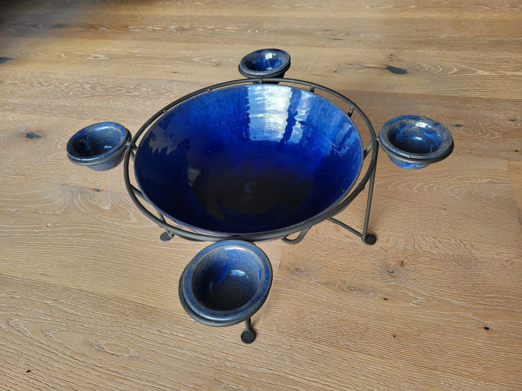 Alle Dekorationen: Keramikschalen in Metallgestell – Gebraucht aus Walliswil b.Wangen von crazykatl