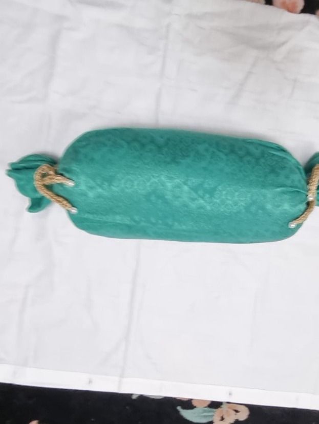 Biancheria da letto: Nackenrolle mit Bezug grün – Nuovo (secondo la descrizione) da Geroldswil venduto da Agapanthus22 1