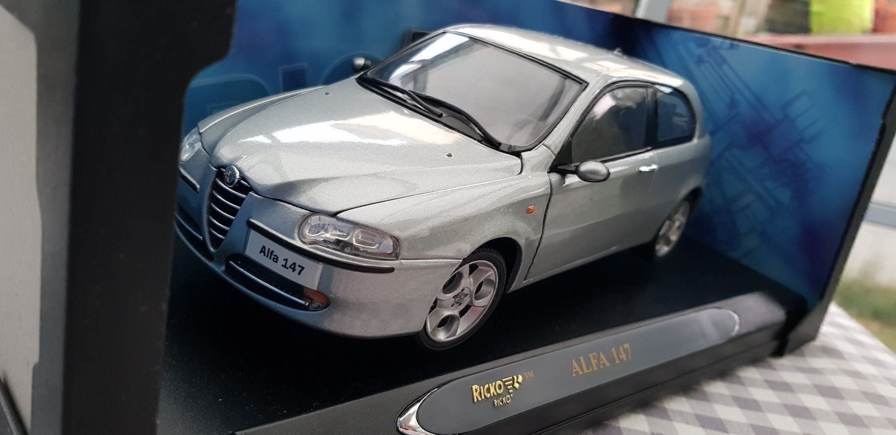 Alfa Romeo Modellautos: ALFA ROMEO 147 im Massstab 1:18 – Neu und originalverpackt aus Erlenbach im Simmental von Model_box 6