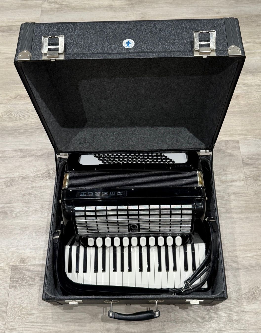 Hohner Strumenti musicali: HOHNER Akkordeon Tango IV P – Usato da Guntershausen b. Aadorf venduto da yvo_dx2z