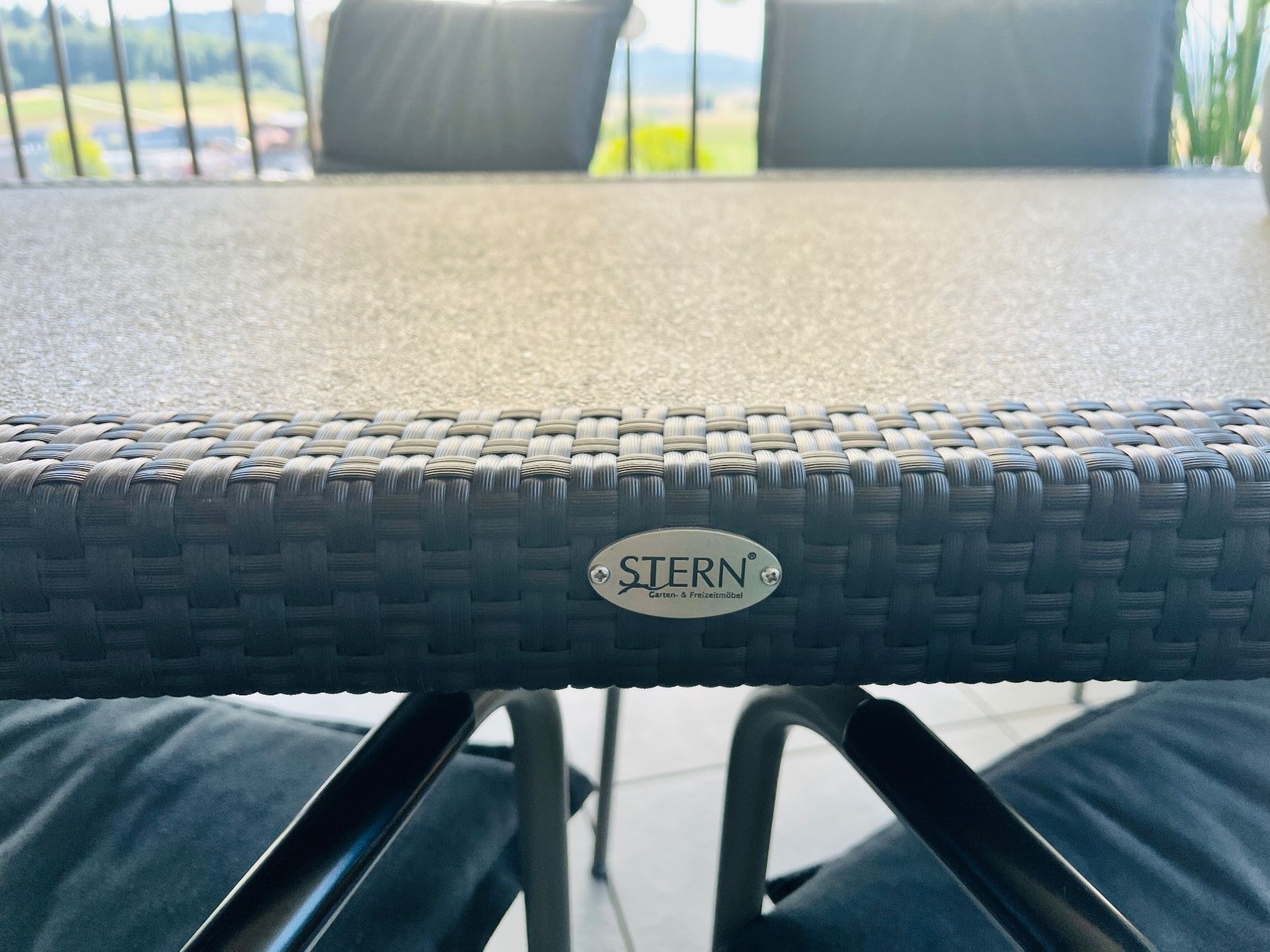 Set de table et chaises: Gartenmöbel von STERN / Tisch mit 4 Stühlen – D'occasion à Zollikofen par abe_sg7p 1