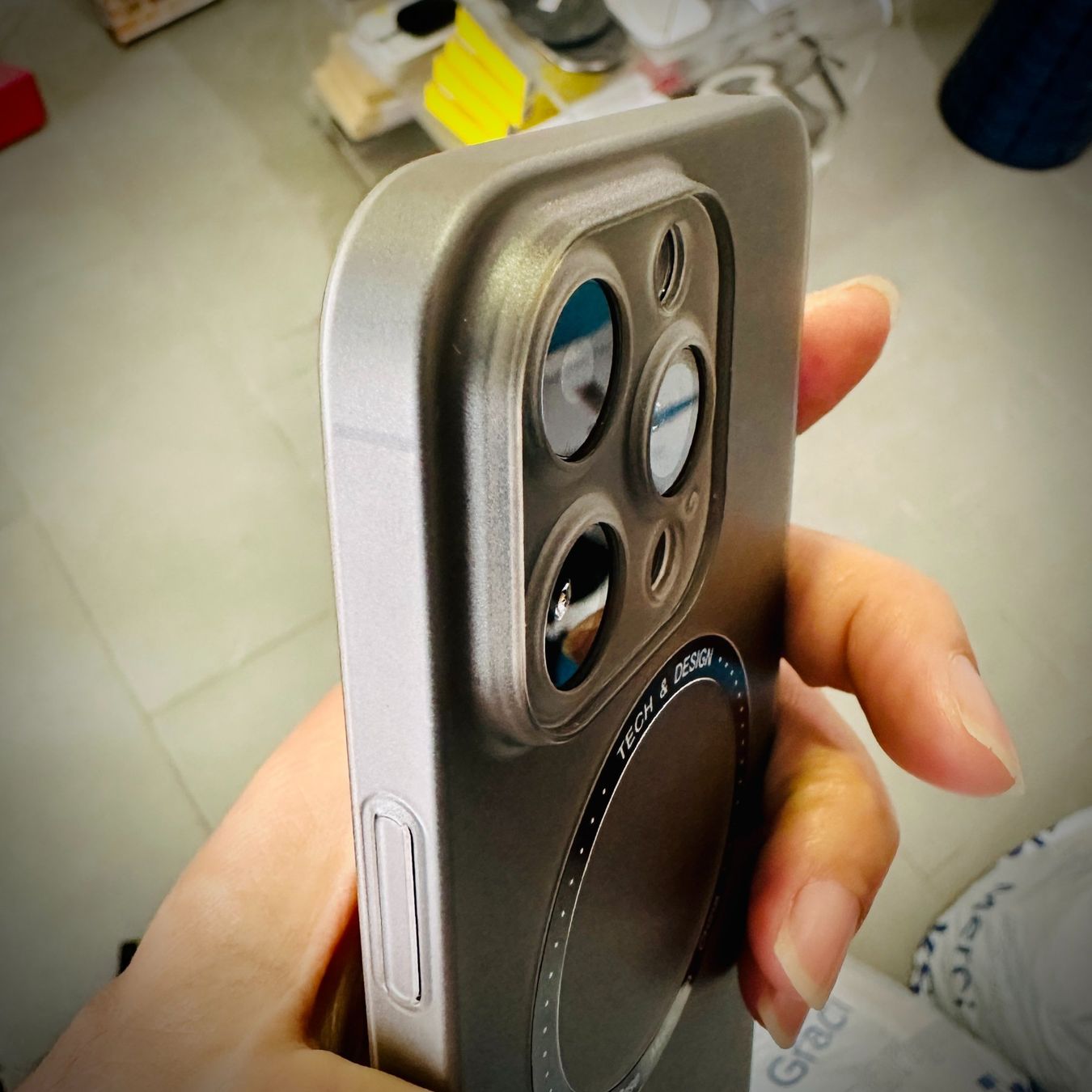 Cover & Protezioni schermo: Coque très fine iphone 13 pro Max/13pro avec MagSafe – Nuovo e nell'imballaggio originale da Morges venduto da DigiAC 3