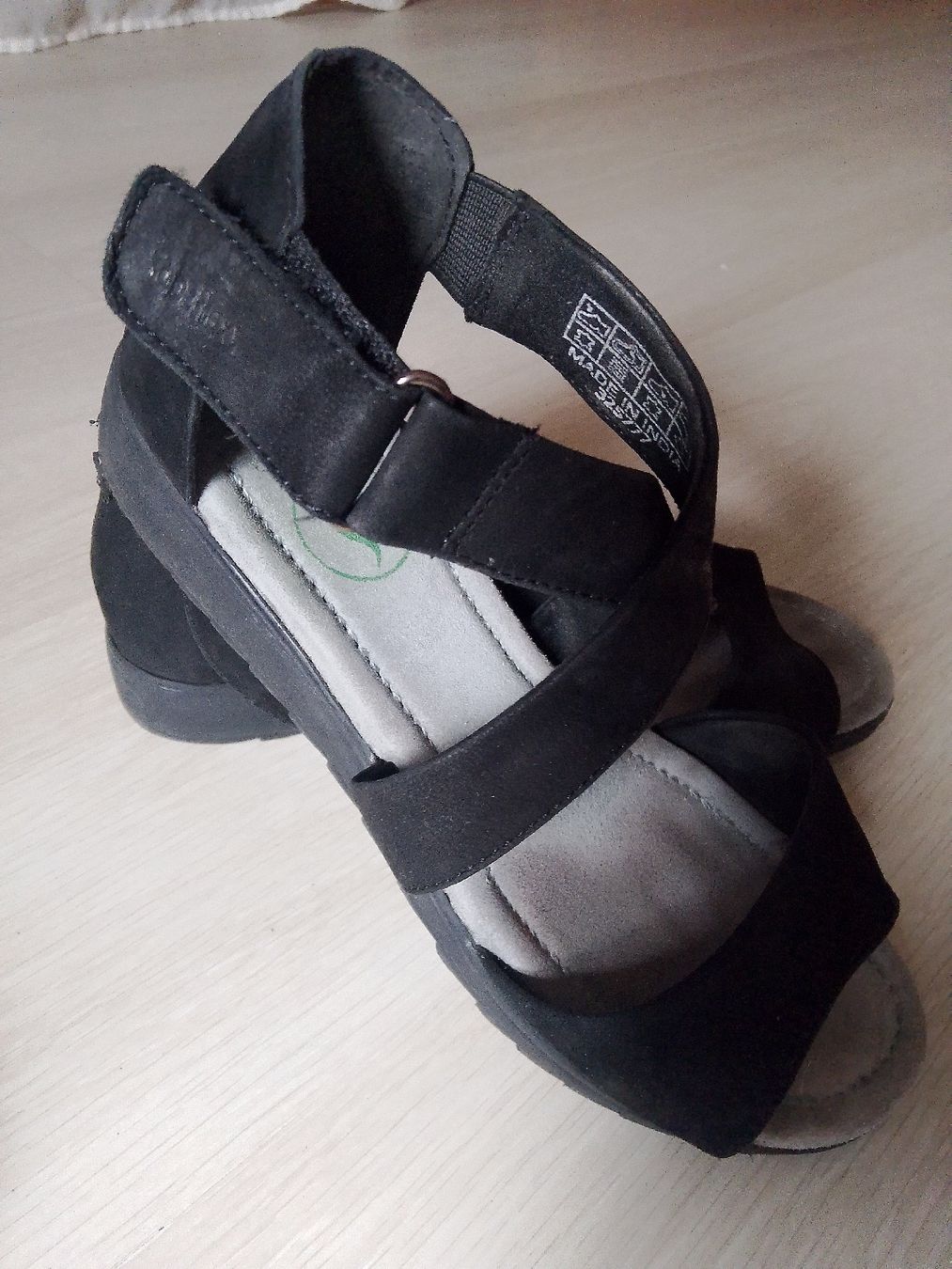 Scarpe da donna: Sandalen  – Usato da Sirnach venduto da Marketeria 1