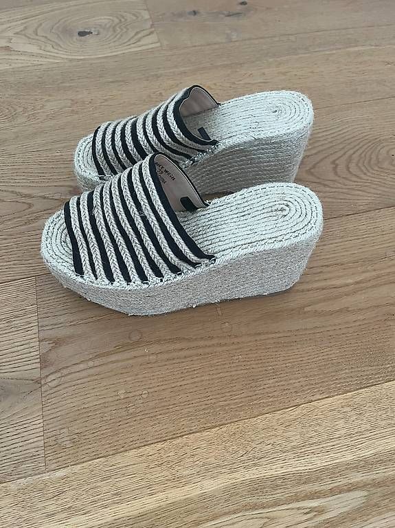 Chaussures femmes: Sommerschuhe – Neuf (Voir description) à Murten par bea_n5yn 1