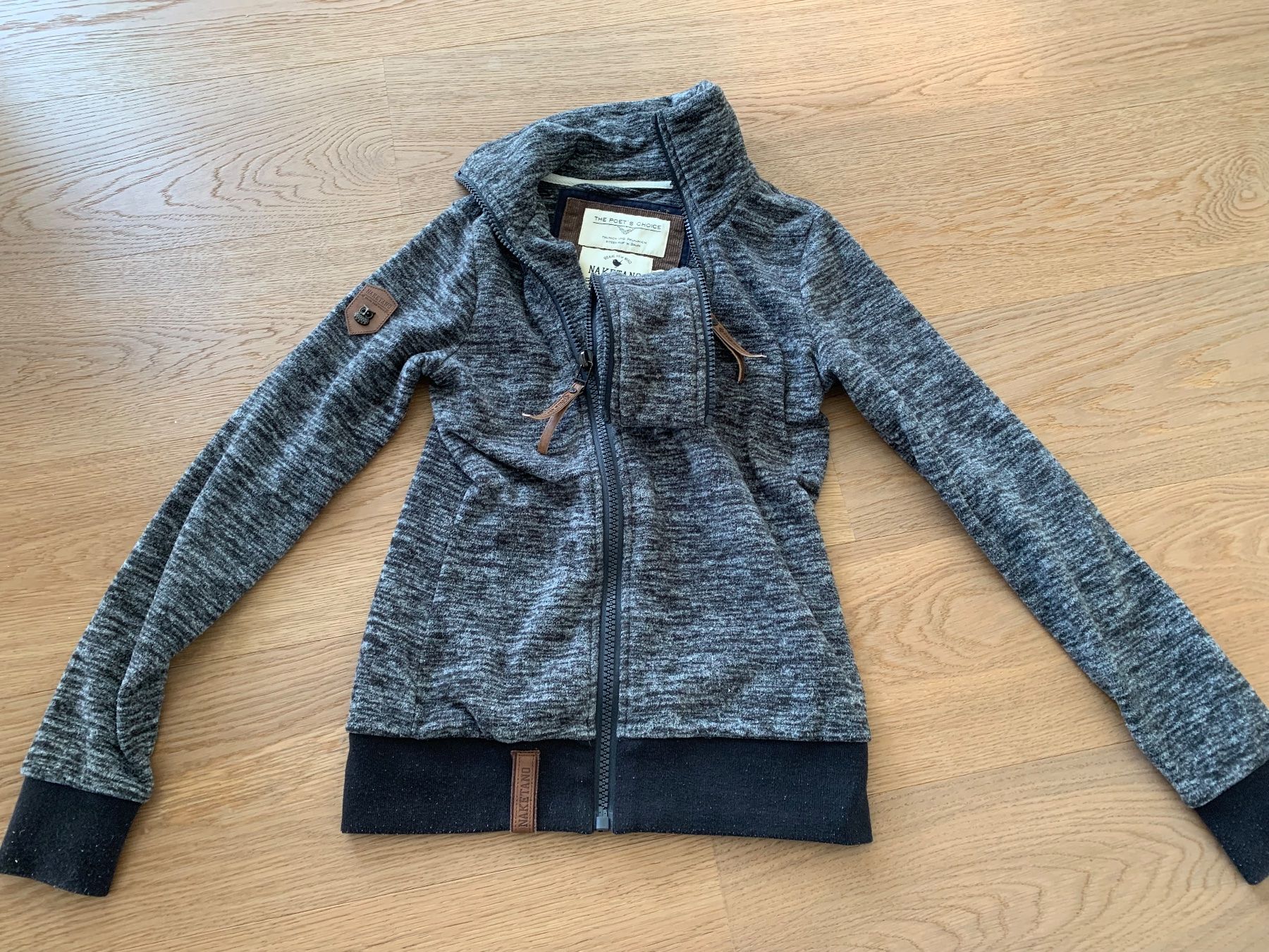Naketano Jacken: Fleece Jacke Naketano dunkelgrau Gr. XS – Gebraucht aus Signau von stalder-langenegger