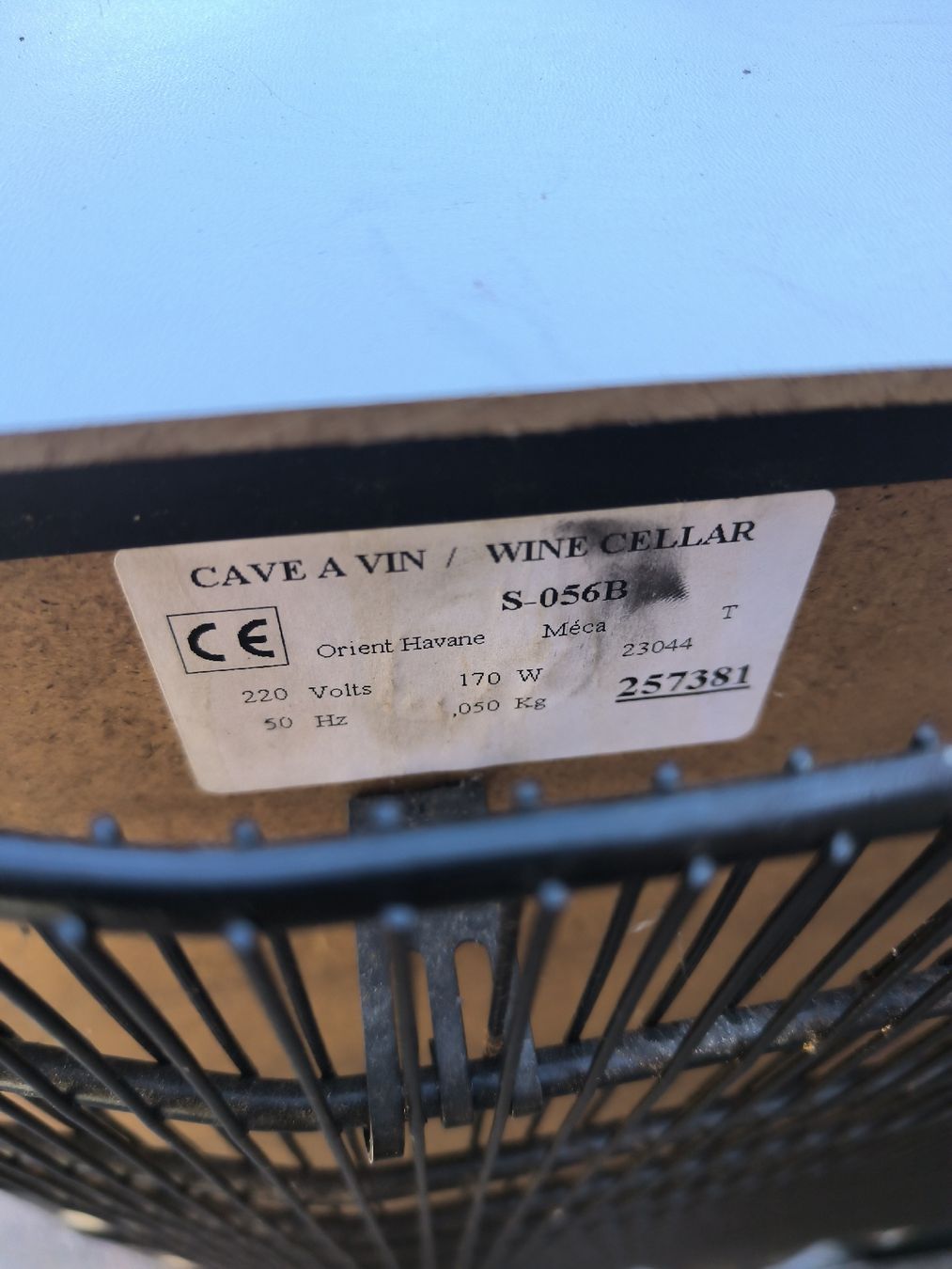 Vino: ProCave S-056B Weinkühlschrank – Usato da Bargen SH venduto da sti_drf8 1