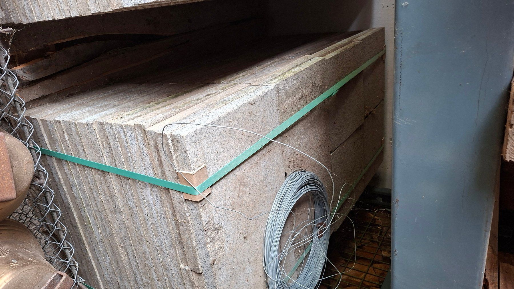 Rivestimenti per pavimenti: Granit Steinplatten 60 x 30 ca. 50m2 – Usato da Wilen b. Wil venduto da Kuss03 2