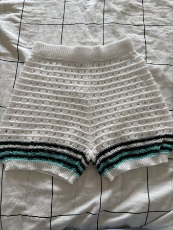 WHITE KNIT SHORTS XS