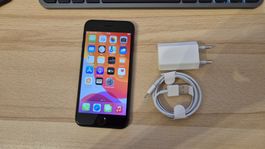 iPhone 8 64GB Space Gray 3022 Akku 84%