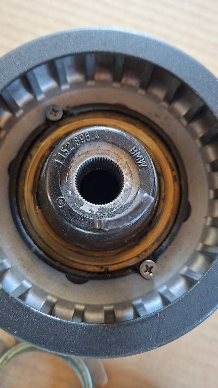 Alle Autoersatzteile: Lenkradnabe BMW E30 – Gebraucht aus Seftigen von 9-10-100-77 1