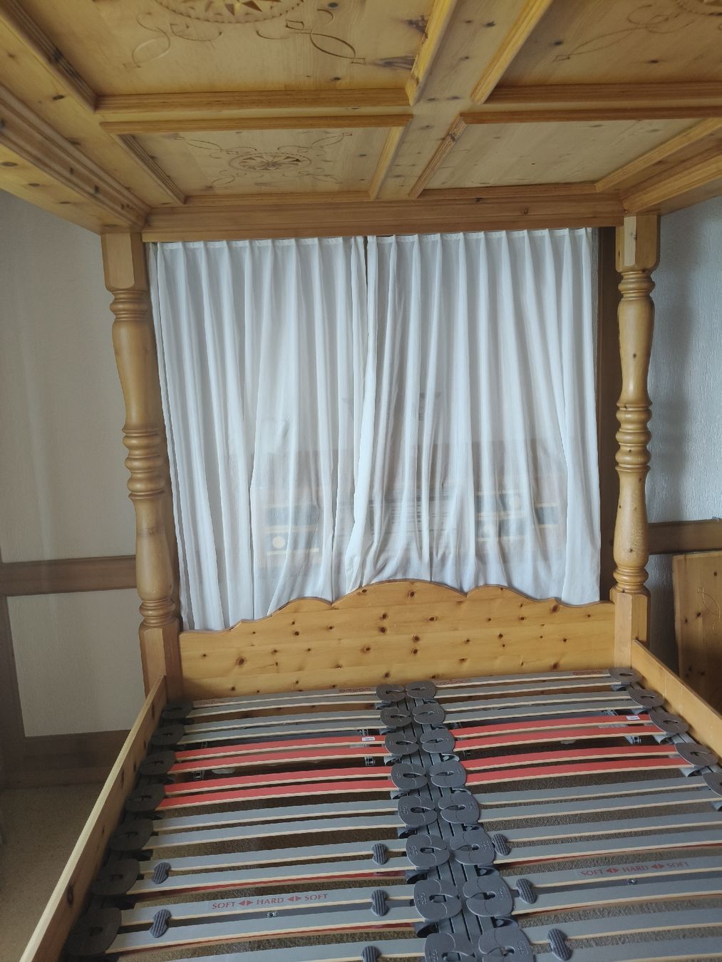 Betten: Himmelbett ais Massiveholz  – Gebraucht aus Zwingen von inf_2blh 3