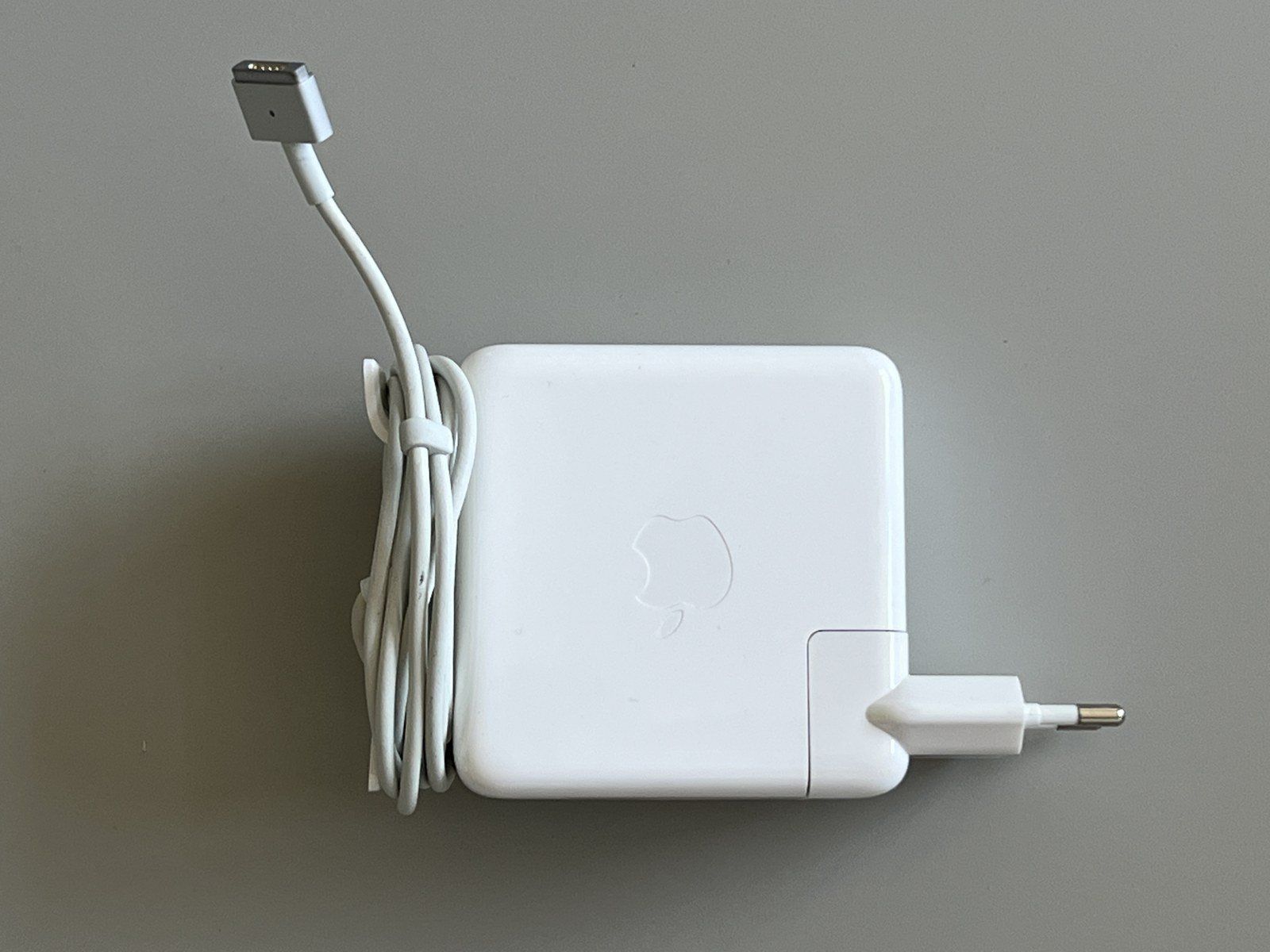 Apple Caricabatterie: Apple 85W MagSafe 2 Power Adapter A1424 mit Originalbox – Usato da Zürich venduto da Kollege7