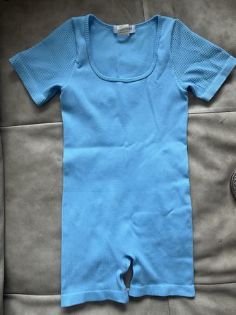 Overall Body New Tendy, hellblau, Grösse S. 40-42.