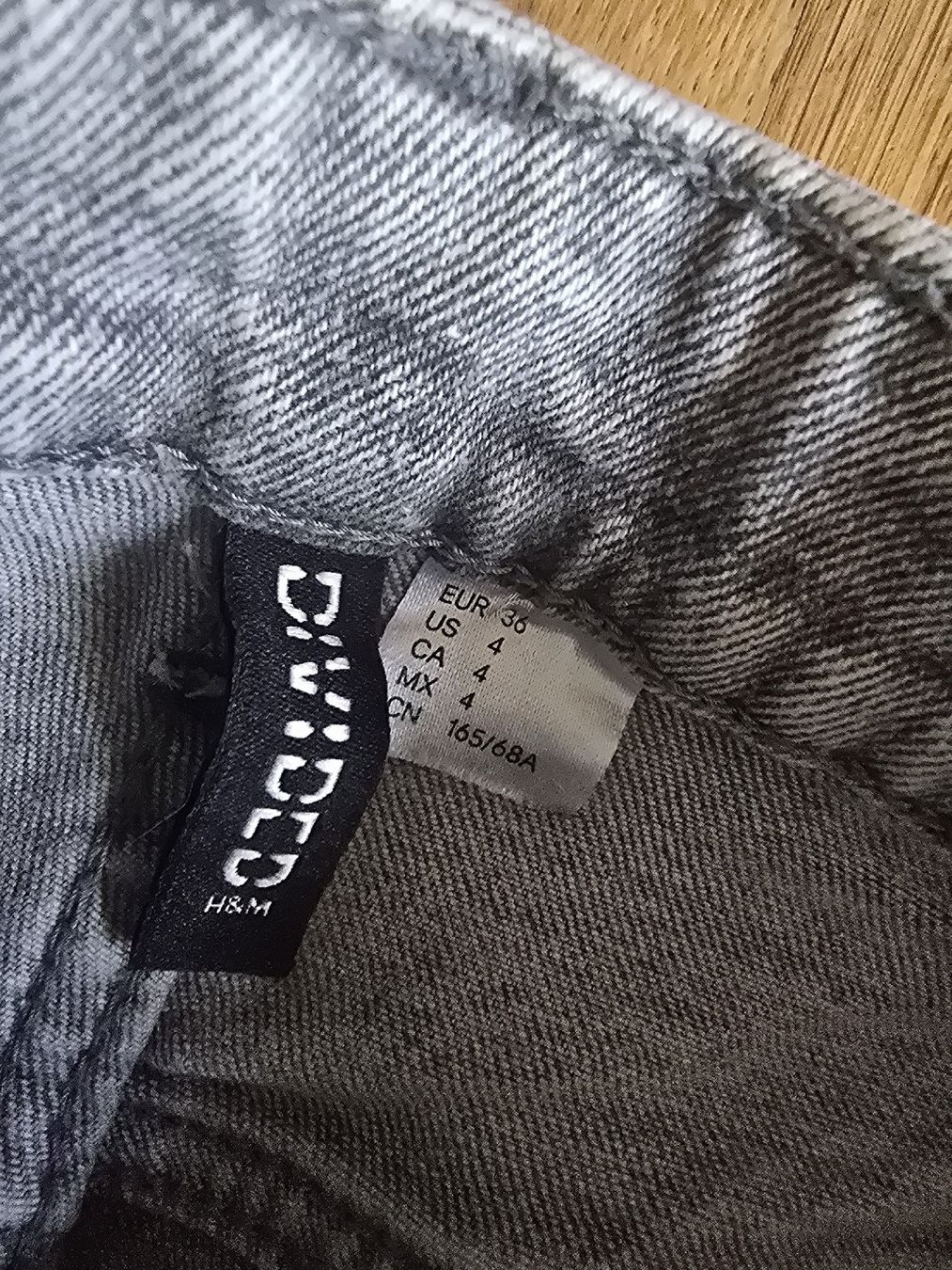 H&M Jeans: graue H&M Shorts in Gr. 36 – Usato da Dübendorf venduto da jep76 2