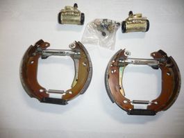 Renault Bremsbackensatz mit Zylinder 7701205095  / 770120506