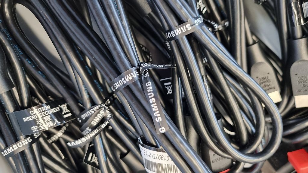 Samsung Cavi: 52x SAMSUNG HDMI Premium High Speed / HEC 1.5m – Nuovo (secondo la descrizione) da Bronschhofen venduto da Zitron 2