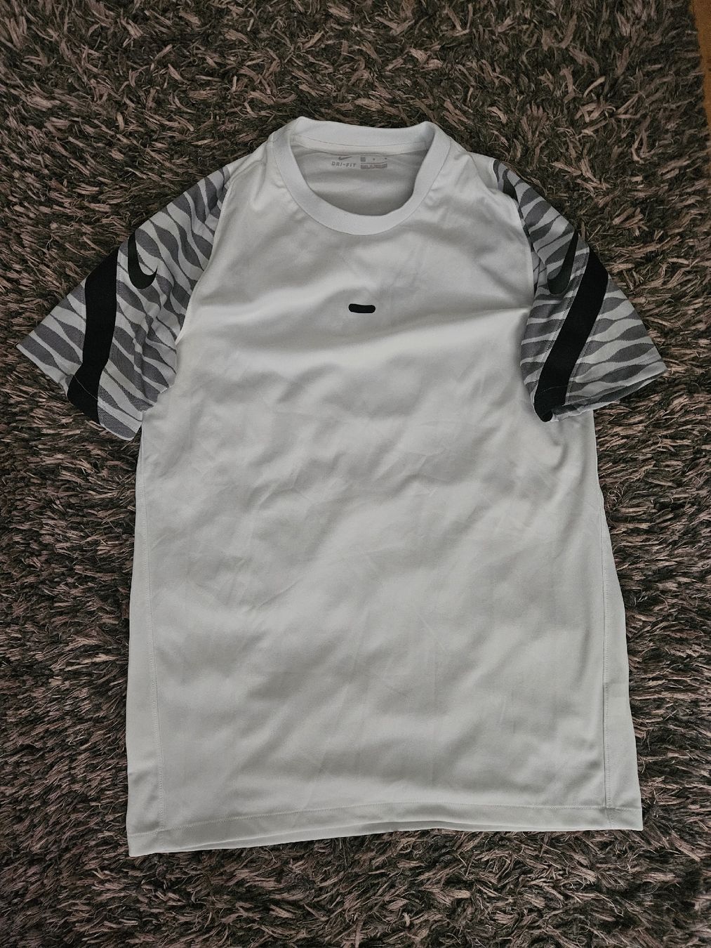 Nike Canottiere & Pantaloni: Nike Dri Fit Trikot Gr.M  – Nuovo (secondo la descrizione) da Emmenbrücke venduto da TopGato