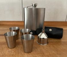 Flachmann Set Edelstahl mit 4 Bechern und Trichter neu
