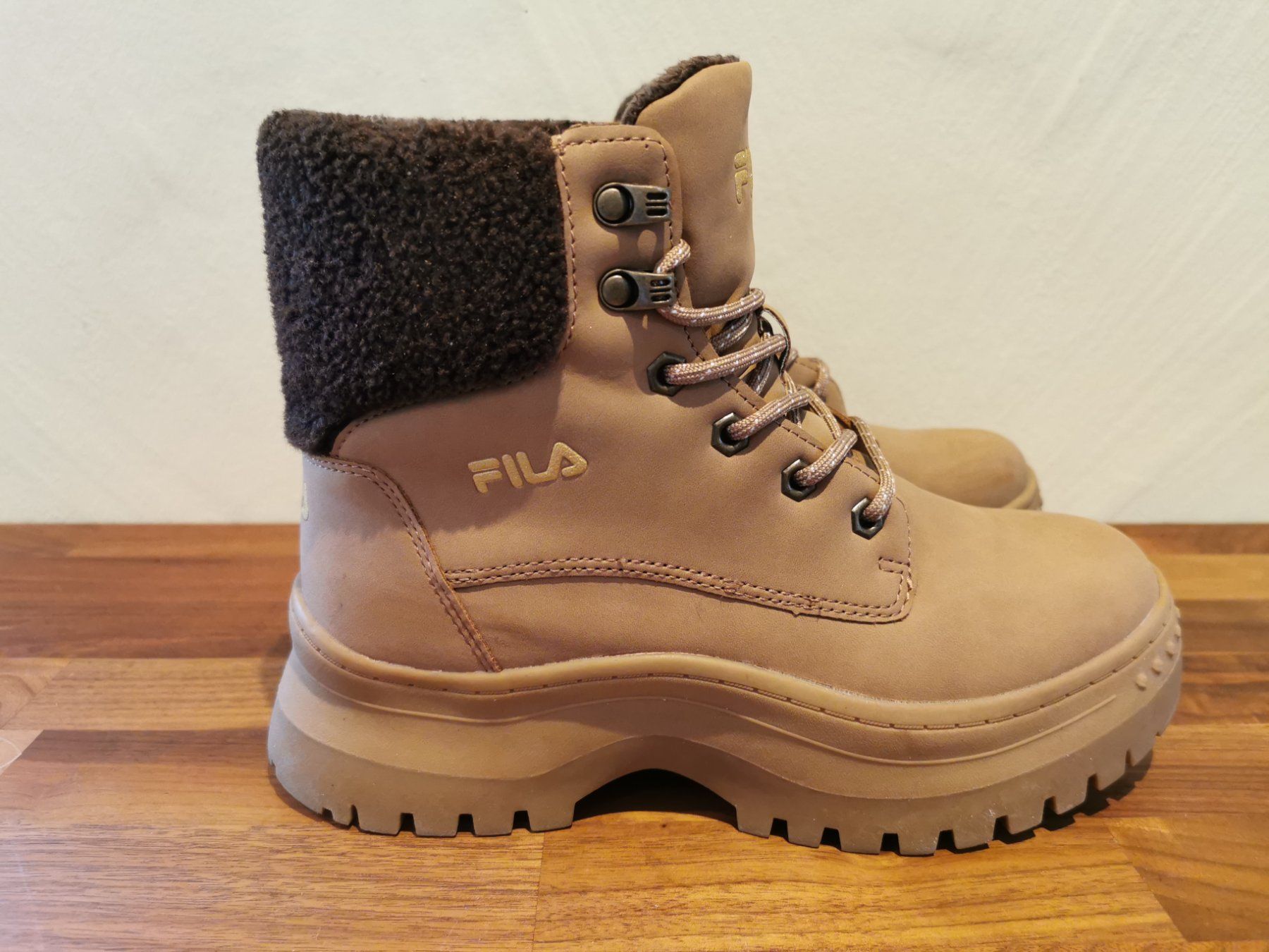 Fila Scarpe da donna: Fila; Schnürboots / Boots / Winterboots Gr. 37 – Nuovo (secondo la descrizione) da Boniswil venduto da Totomat-Lady