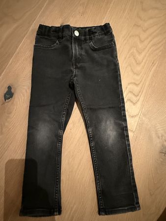 Jeans in Schwarz, Grösse 98, H&M