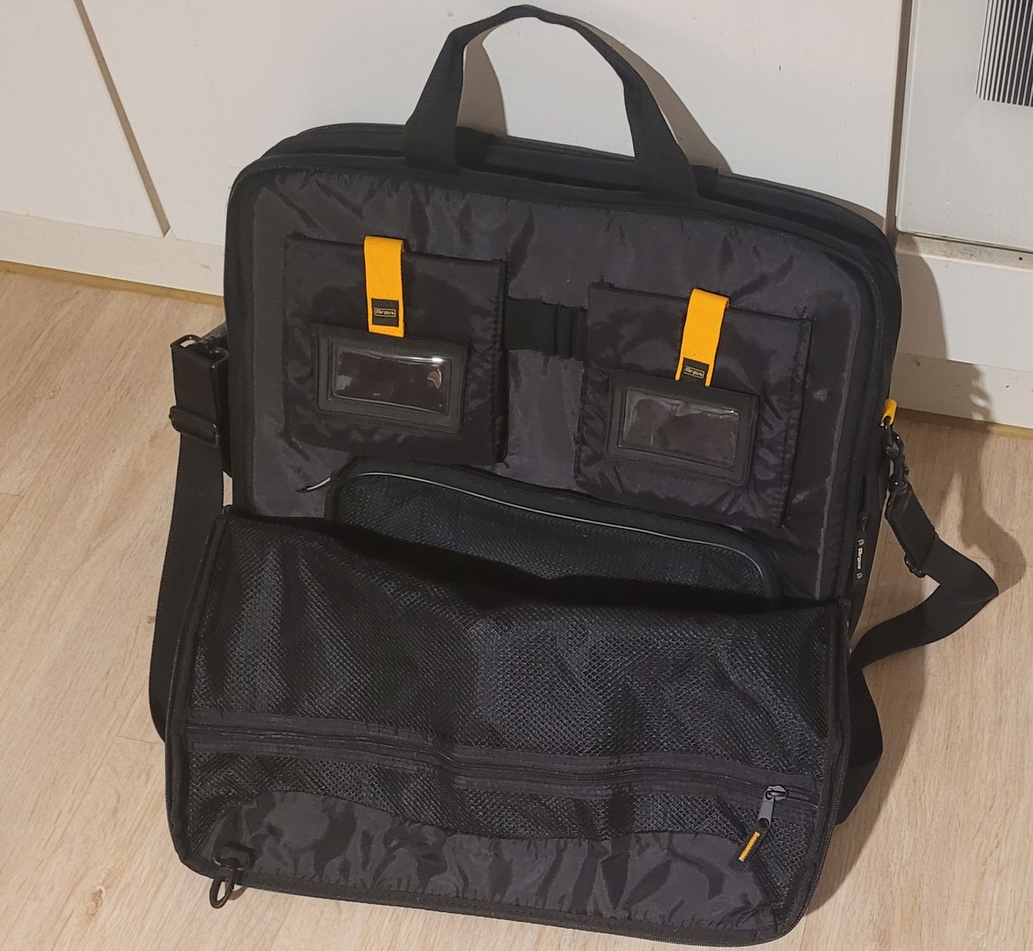 Targus Borse: Targus notebook Tasche – Usato da Schwerzenbach venduto da Jdagi 1