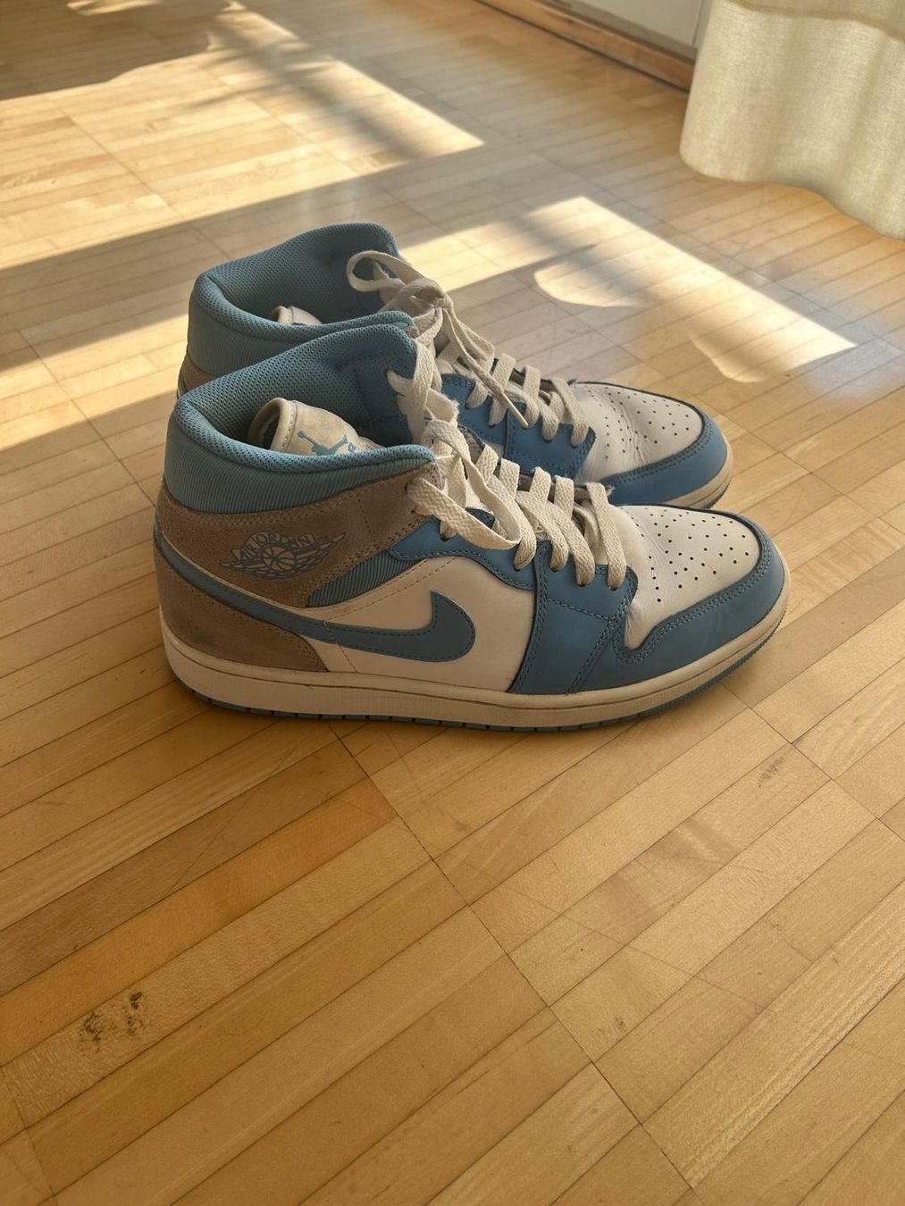 Jordan Scarpe da uomo: Jordan 1 Mid University Blue Grey – Usato da Luzern venduto da Carlita-21 6