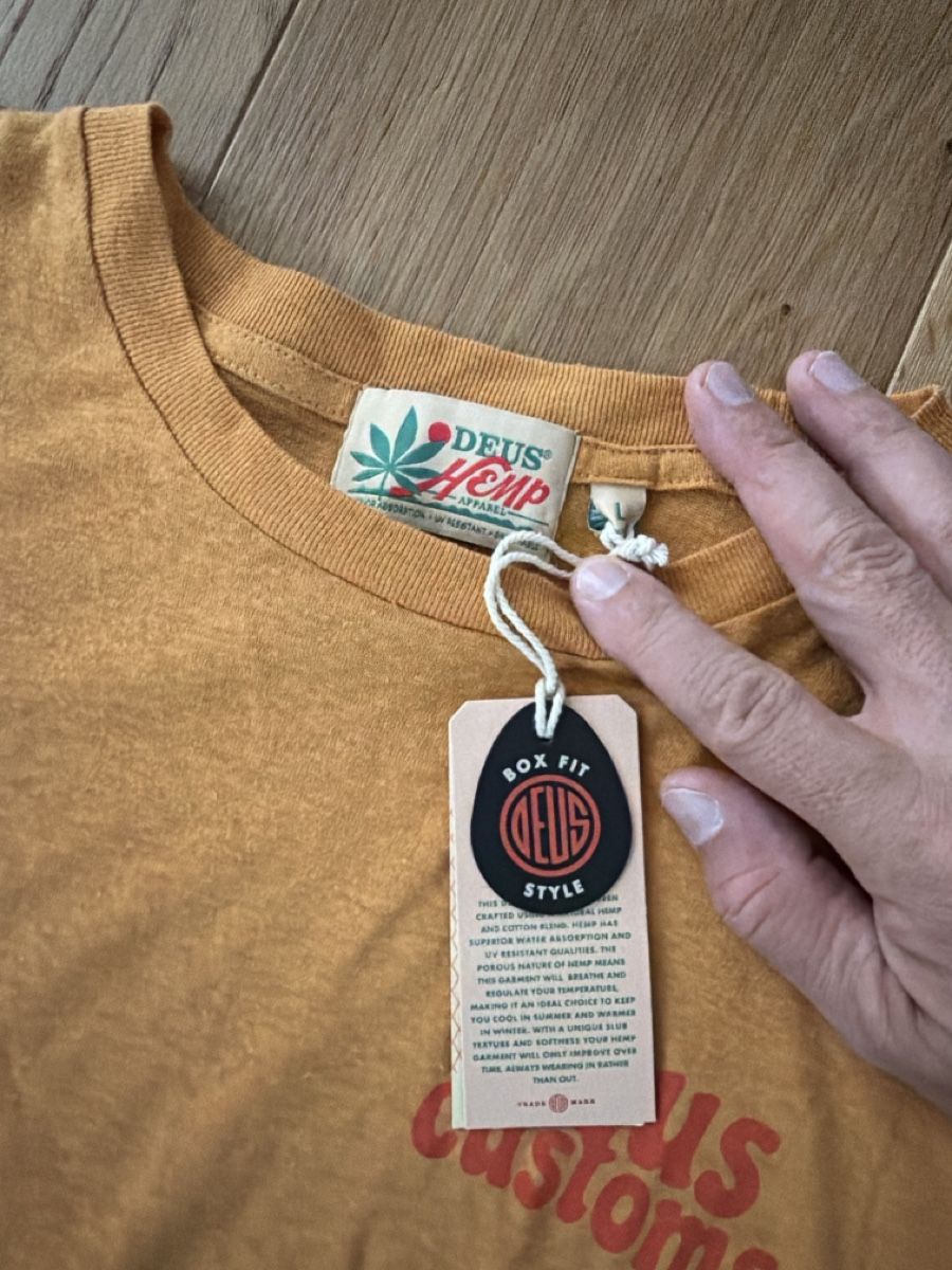 T-Shirts: Deus Shirt L – Neu und originalverpackt aus Stans von lion85 2