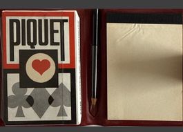 Étui cuir rouge avec jeu de cartes Piquet NEUCHATEL