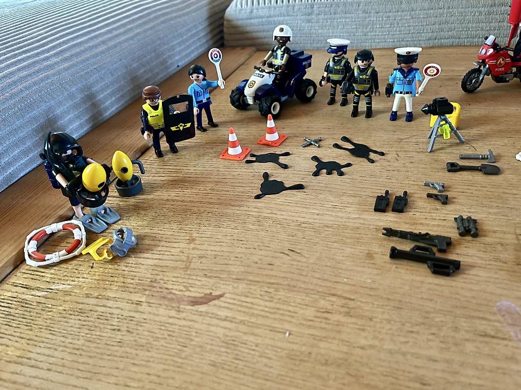 Playmobil Giocattoli: Playmobil pompiers et policiers – Usato da Sugiez venduto da Essenti3L 2