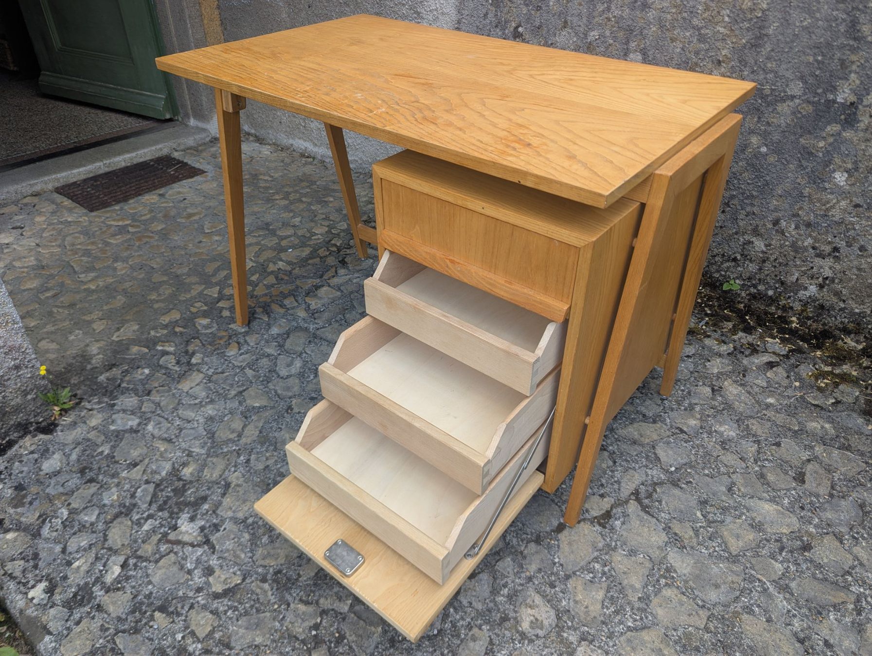 Schreibtische: Bürotisch – Gebraucht aus Biel/Bienne von Softef 3