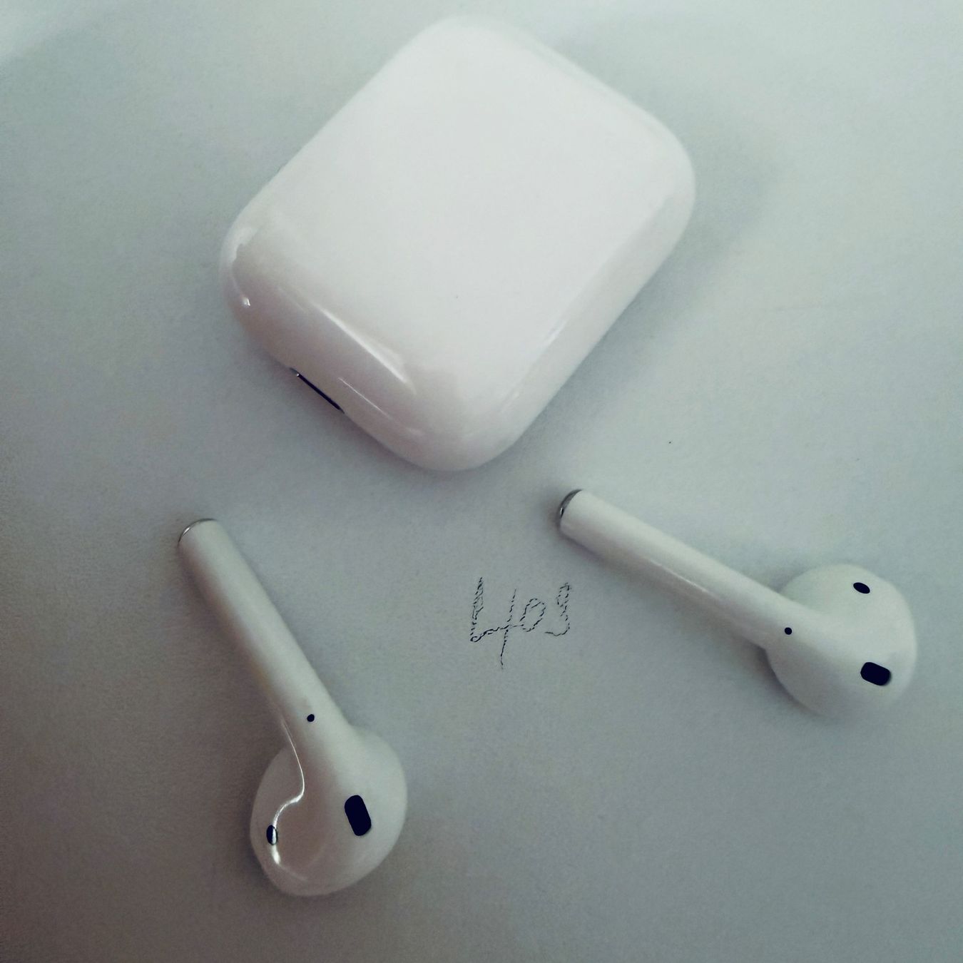 Apple Cuffie: Original Apple AirPods 2 Gen. Wireless Kopfhörer & Case – Usato da Basel venduto da MY.AIRPODS.SHOP 2