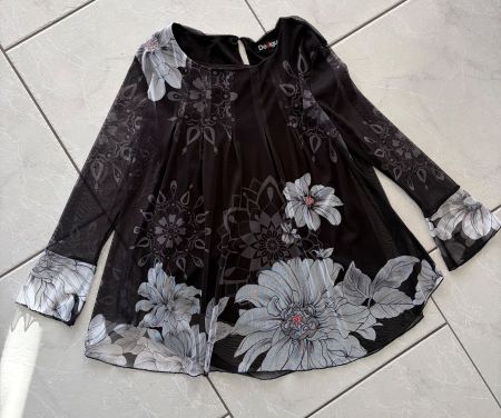 *neuwertige Chiffon Bluse von DESIGUAL schwarz/weiss, Gr. S*