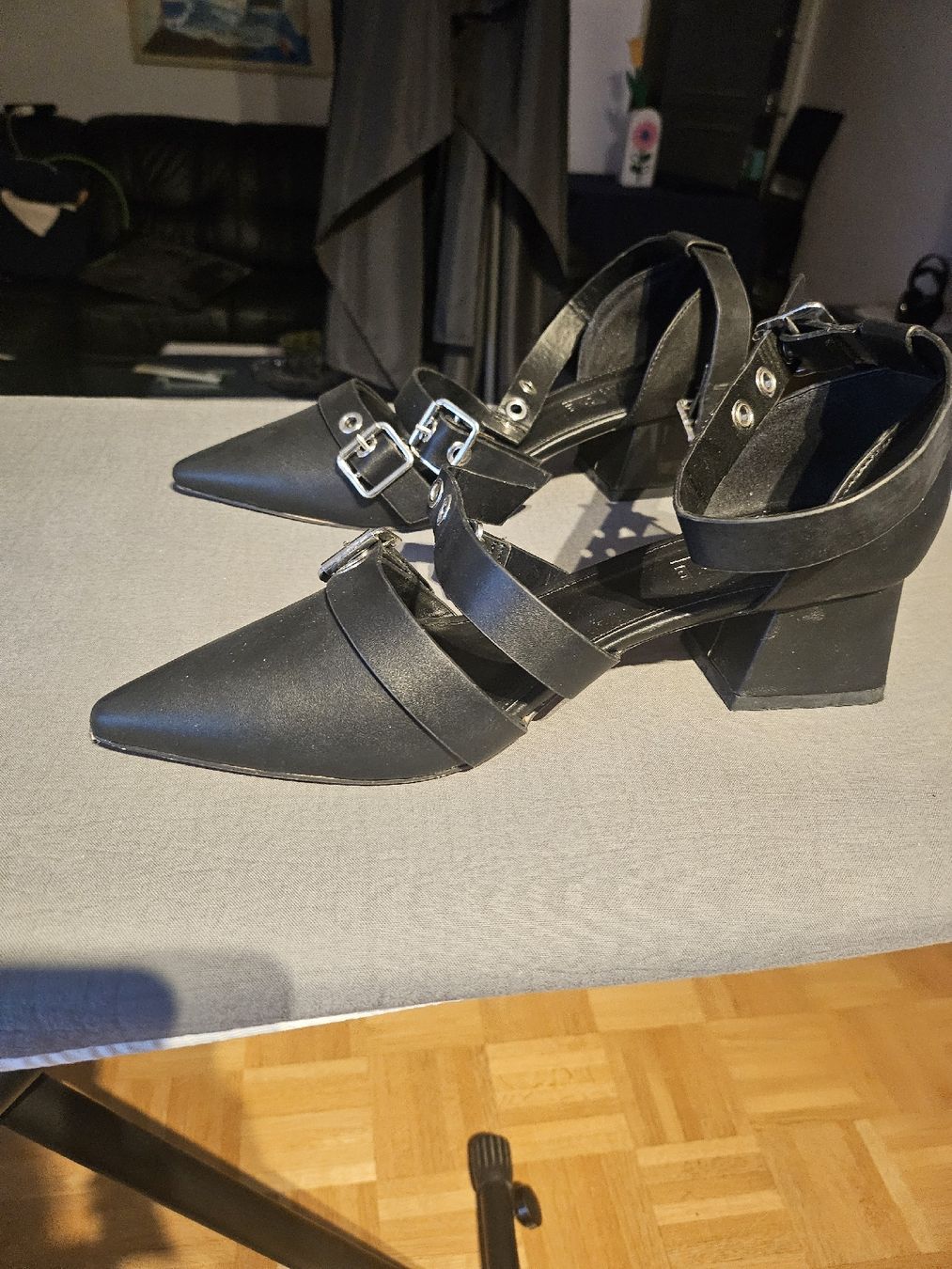 Zara Scarpe da donna: chaussures petit talon  – Usato da Biel/Bienne venduto da MOUSTIQUE11 3