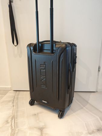 🛄 Tumi Handgepäck Koffer, wie neu!