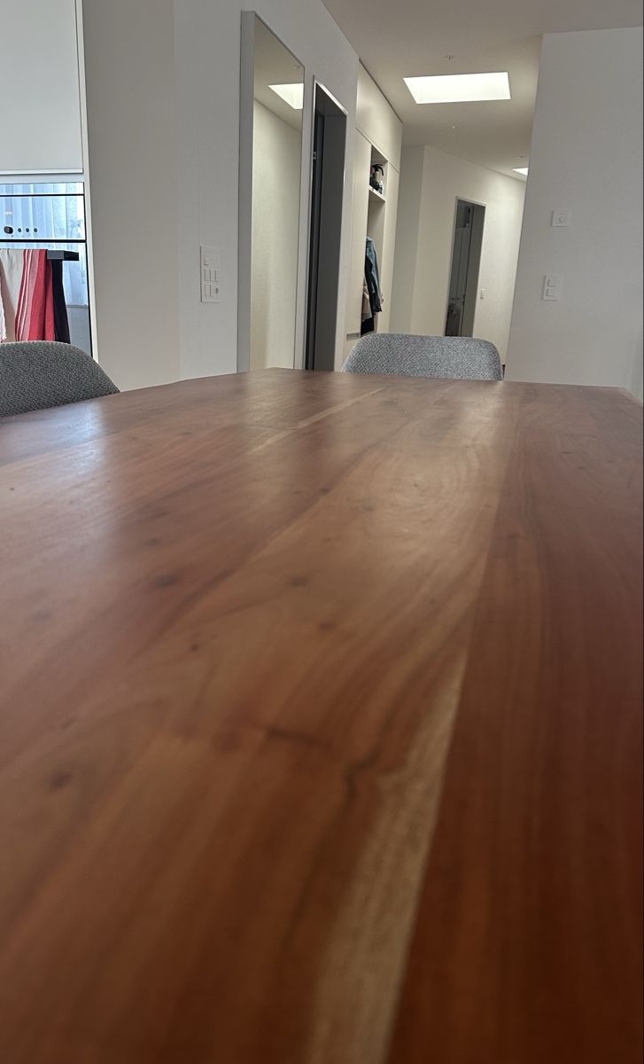 Tische: Esstisch aus Holz – Gebraucht aus Münchwilen TG von semi31