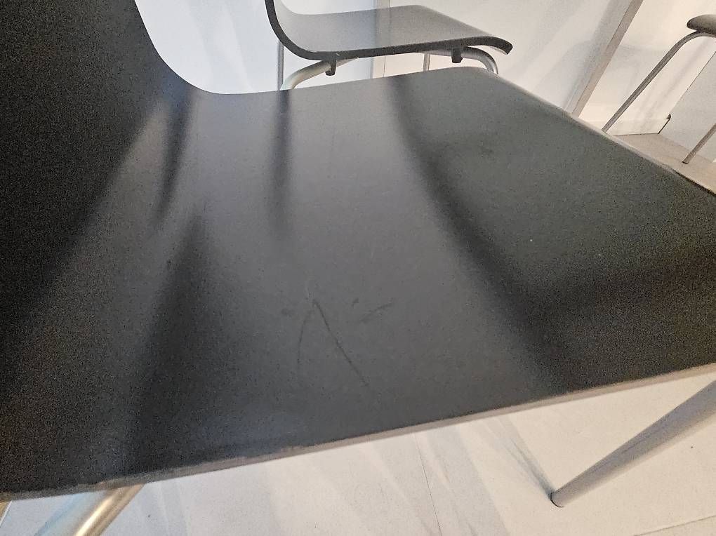 Tischset: Table et 4 chaises à donner – Gebraucht aus Bussigny von ana_v9l2 1