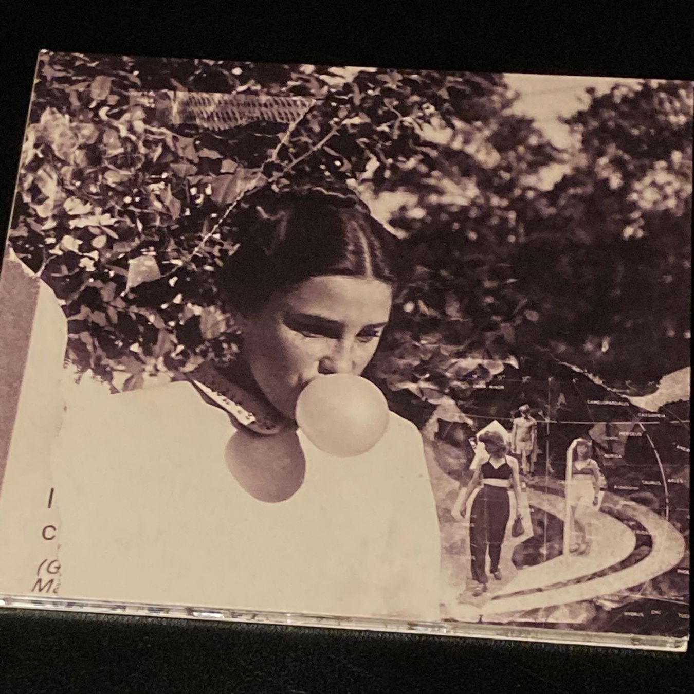 CD: She Keeps Bees - Eight Houses | Indie Rock – Usato da Bern venduto da Ntsamina