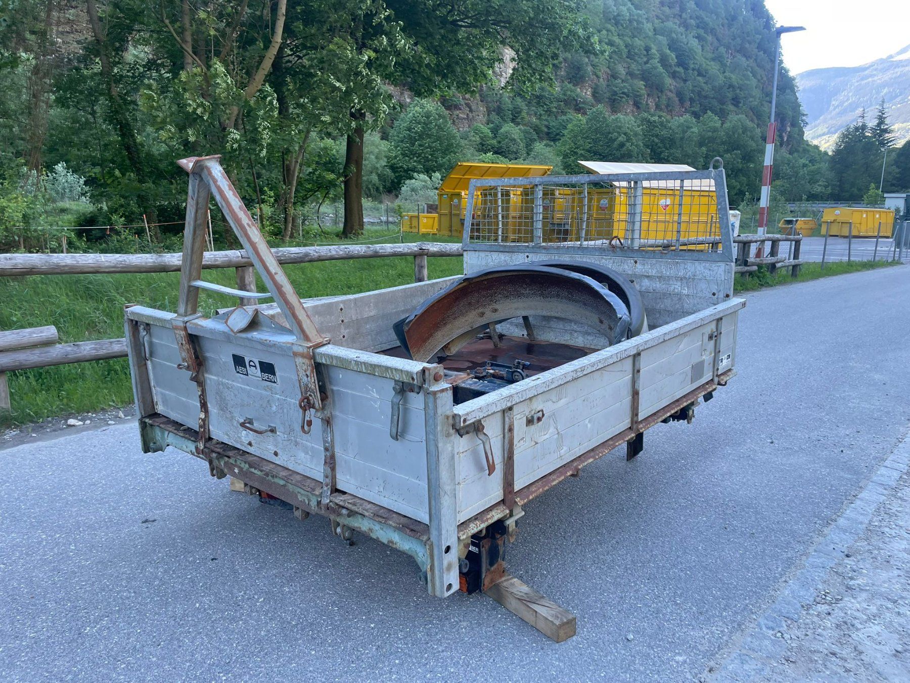 Mercedes-Benz Autoribaltabili: Unimog Dreiseitenkipper mit Krankonsol – Usato da Chiggiogna venduto da albetta55 2