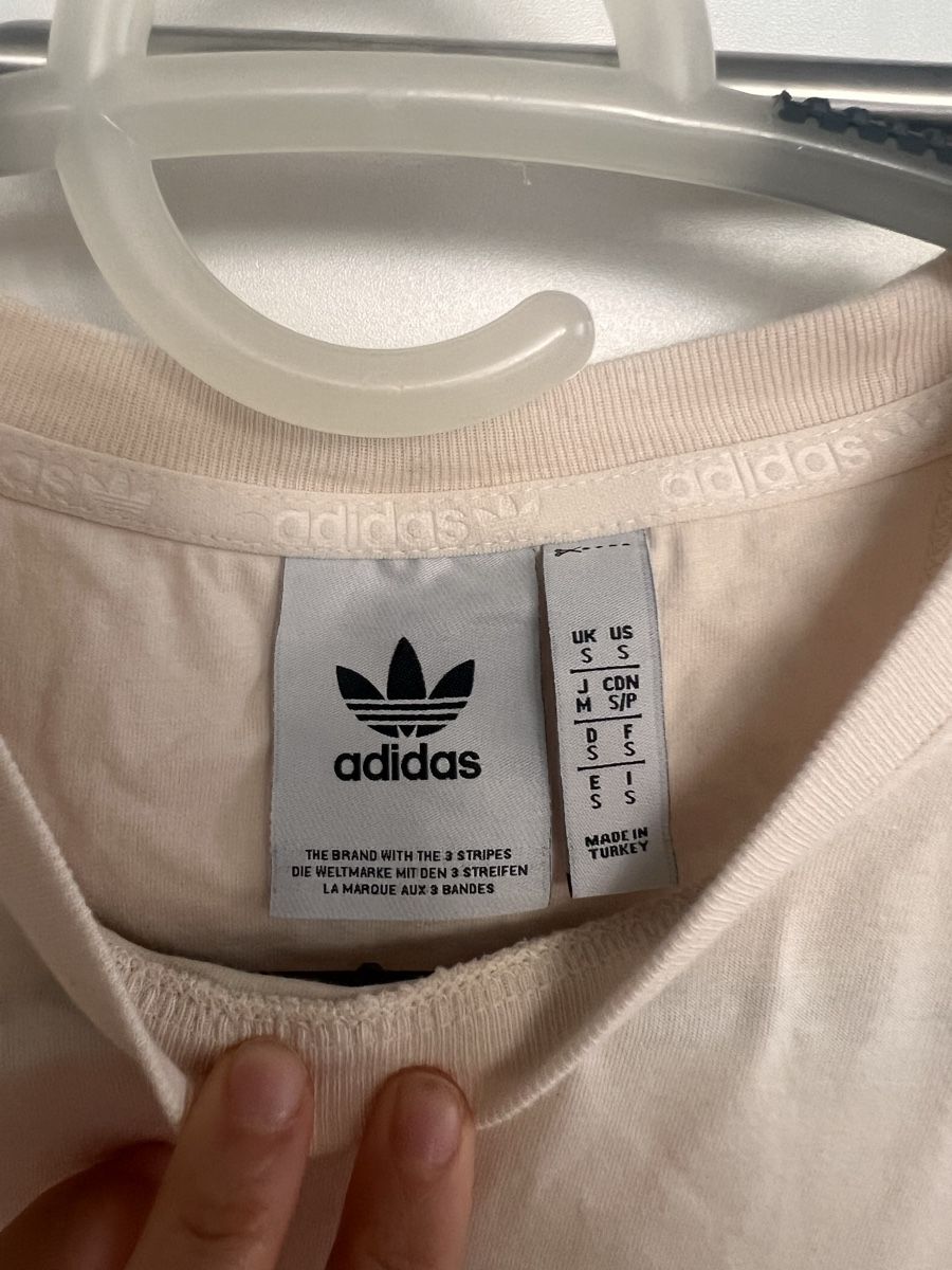 Adidas T-shirts: Adidas T-Shirt – Neuf (Voir description) à Zürich par caro.ha. 1