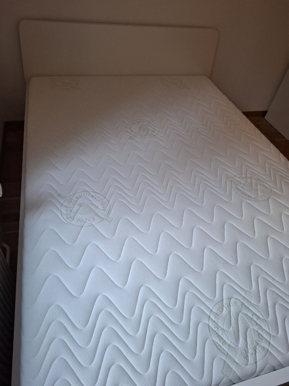 Letti: Bett inkl. Lattenrost & Matratze 140x200 – Usato da Winterthur venduto da aswyss 2