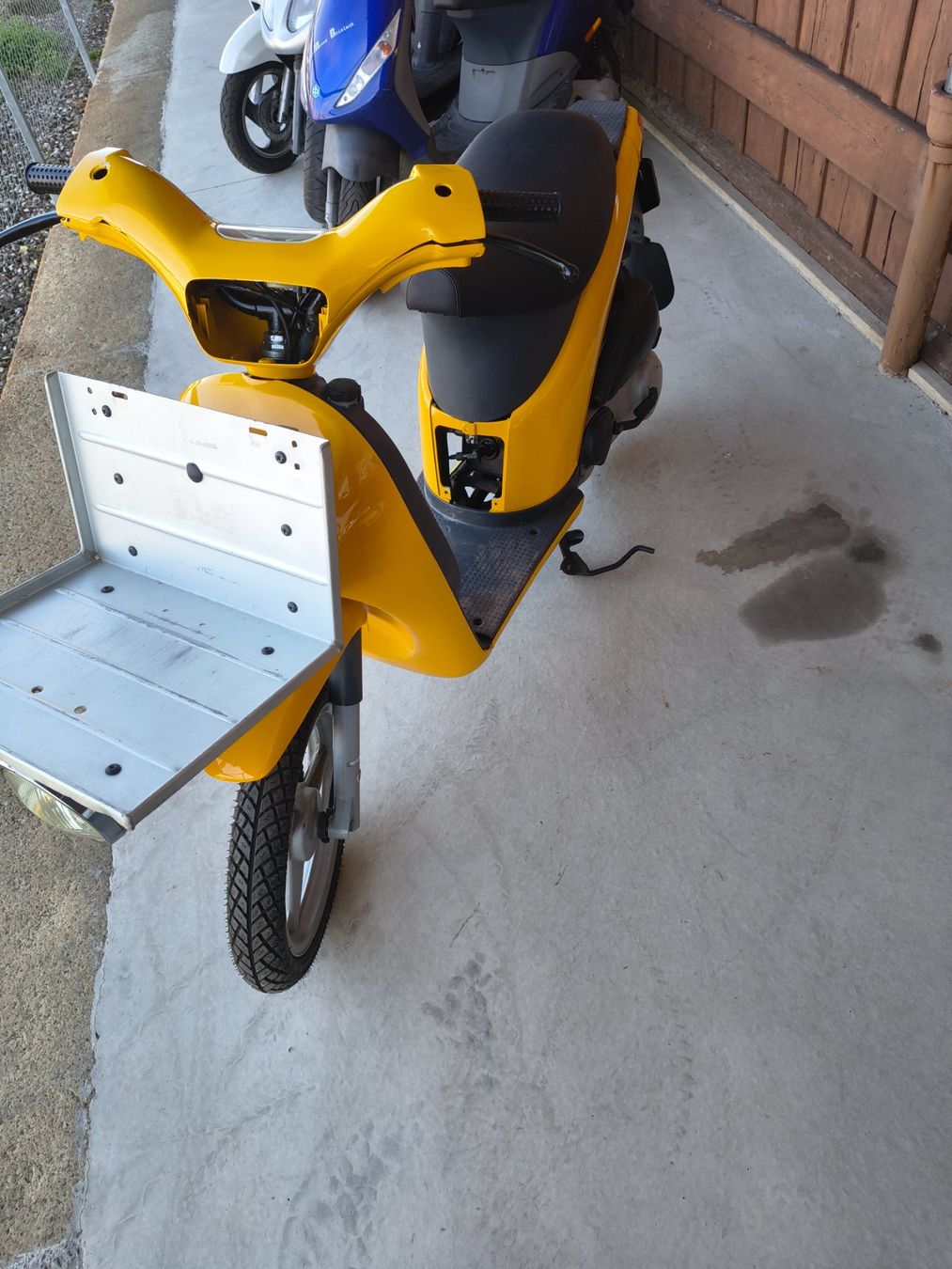 Piaggio Scooter: Piaggio Free Post 50ccm Roller / Scooter mit Frontträger – Difettoso da Laufen venduto da Dreier_Motos_AG 4