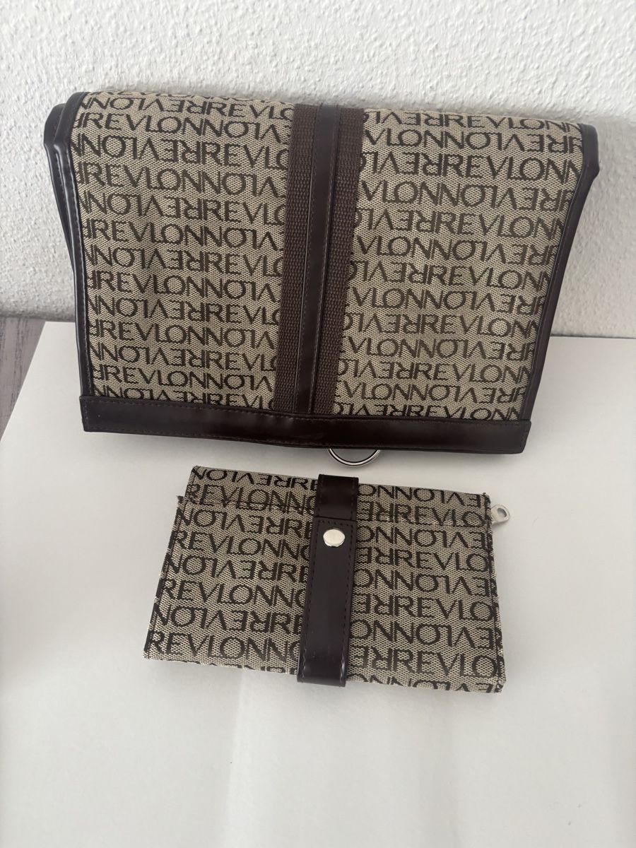 Custodie per cosmetici: Revlon Reise-Organizer mit 4Fächern 2er Set Nr 11 – Nuovo (secondo la descrizione) da Wallisellen venduto da AS.TZ.