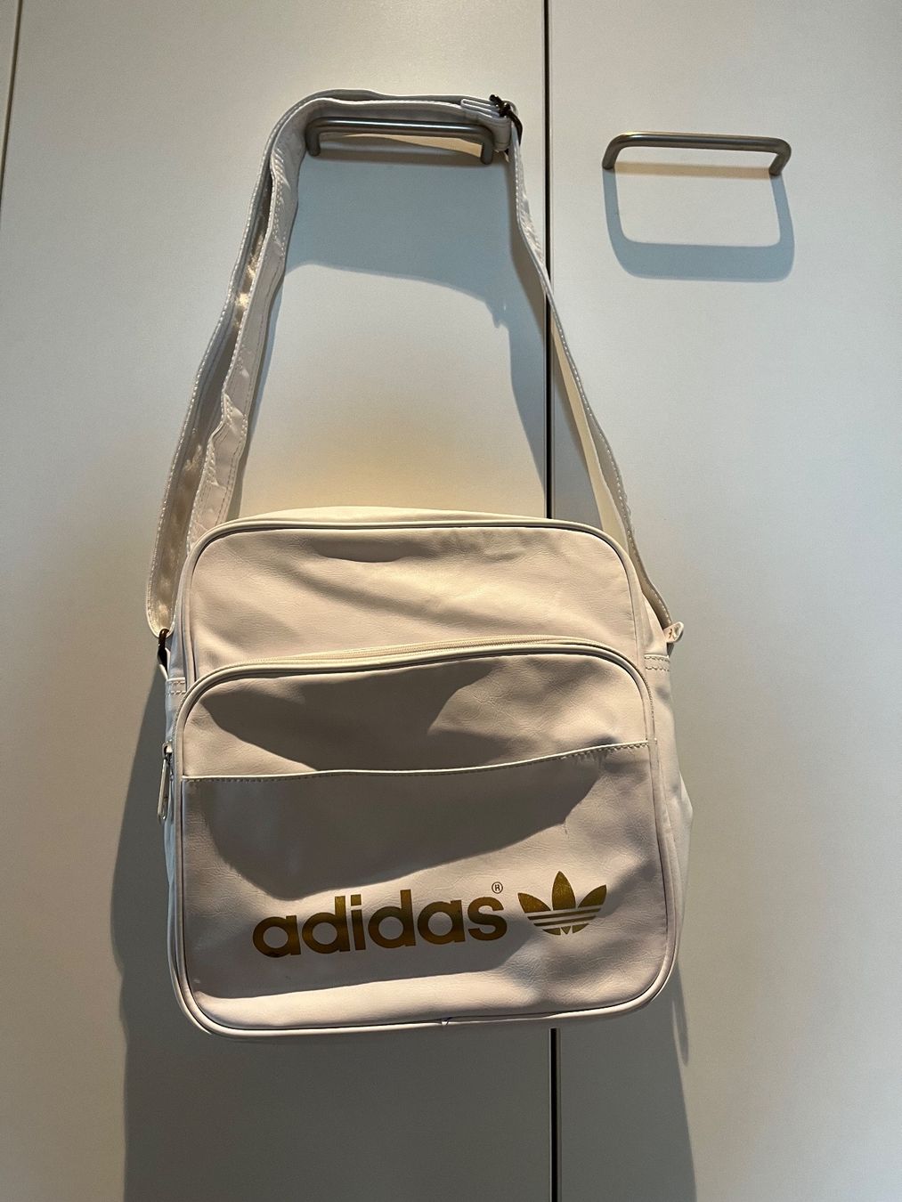 Rieker Borse da donna: Rieker/Tom Tylor/Adidas Taschen – Nuovo (secondo la descrizione) da Birmenstorf AG venduto da BMW.M5 4