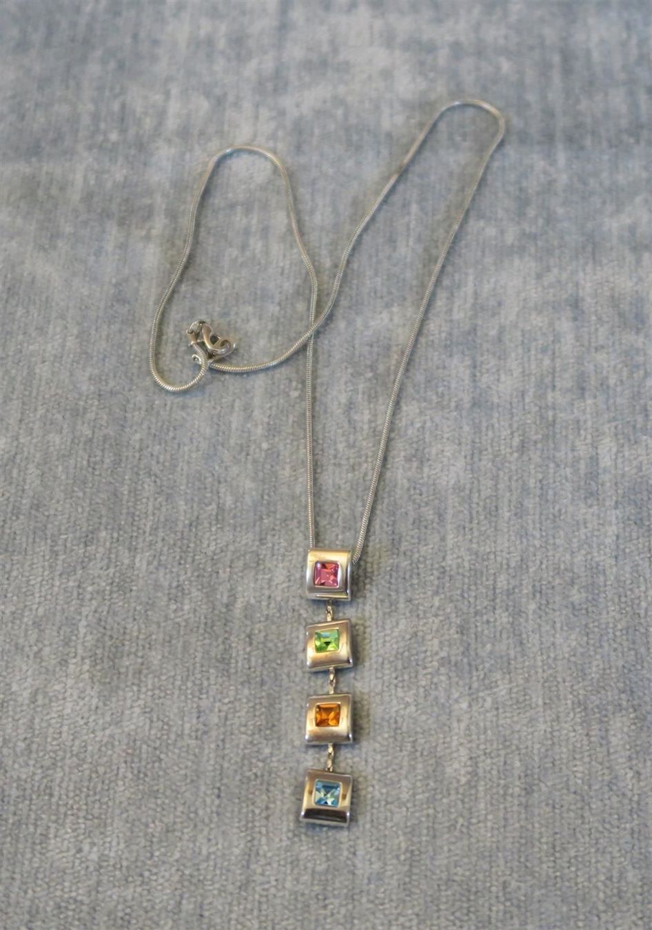 Catenine: Schlangenkette mit Anhänger – Usato da Brittnau venduto da marlenestone