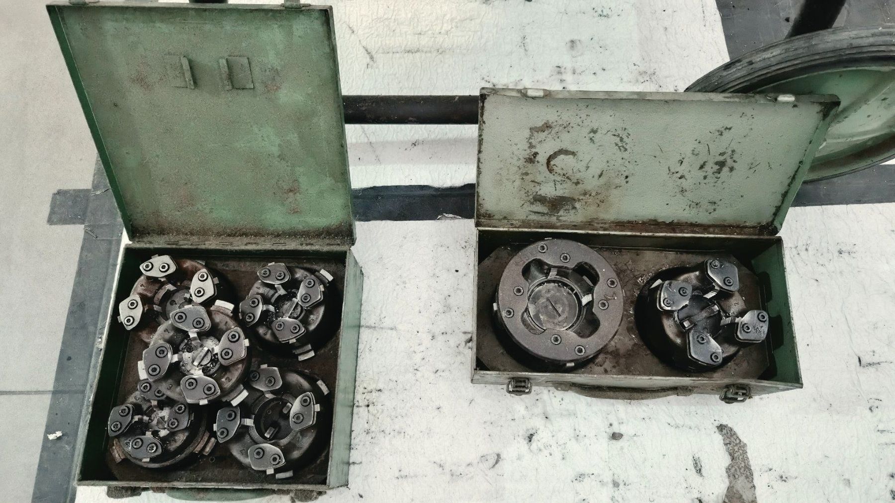 GF Toutes les machines: Gewindeschneidmaschine +GF+ – D'occasion à Bern par zombi99 6